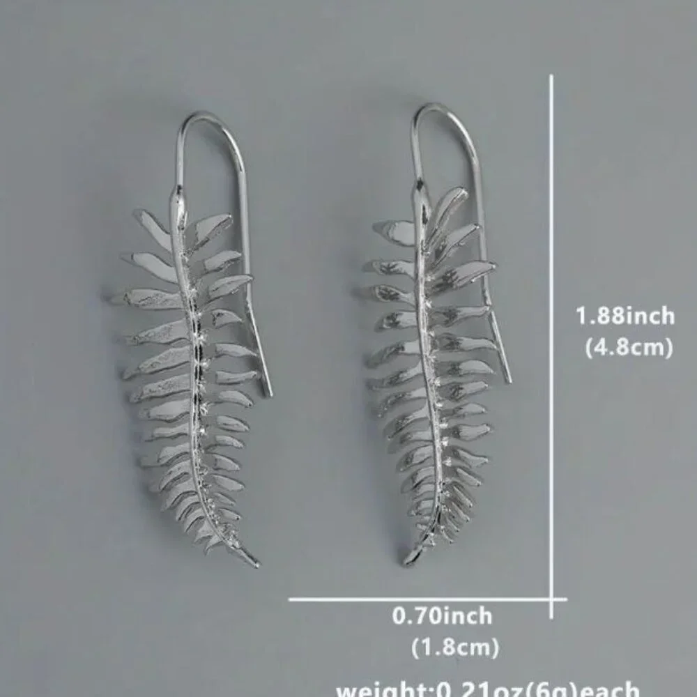 NEW Silver Plated Minimalist Curved Leaf Earrings Pierced - Picture 3 of 4